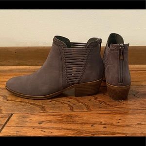 Vince Camuto Gray Booties size 8